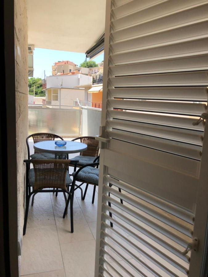 Omis - Private Ensuite Room With Balcony - Hotel Style Kültér fotó